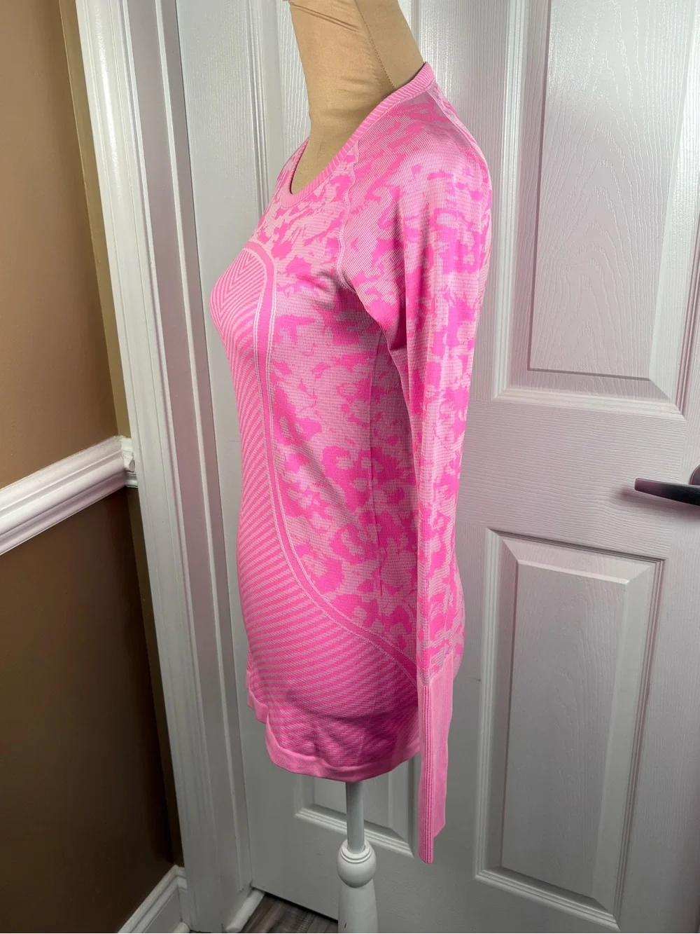 Lululemon Swiftly Tech Long Sleeve Crew Heathered Raspberry Glo Light Sz 6 A336